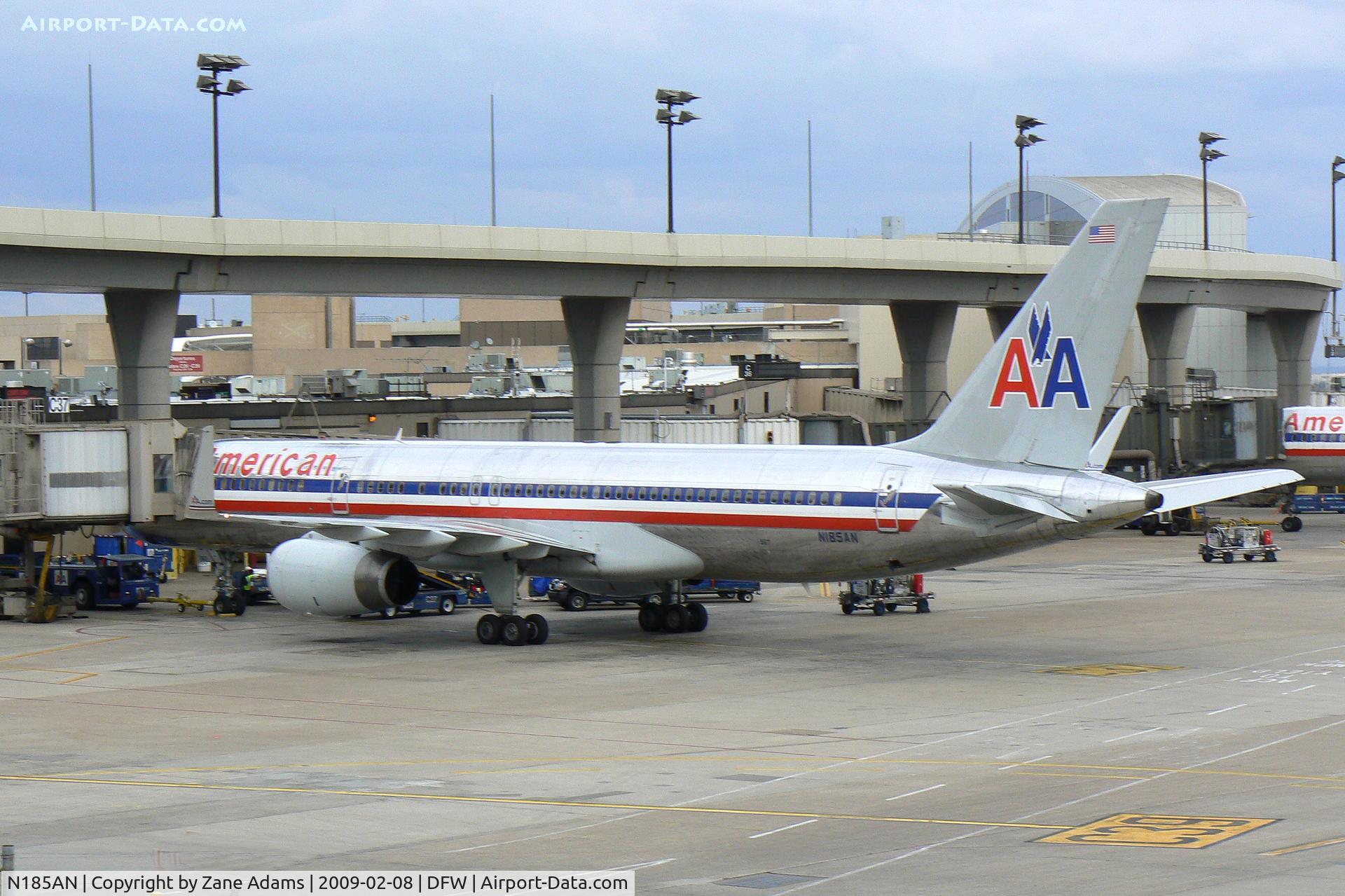 N185AN, 2001 Boeing 757-223 C/N 32379, American Airlines 757 at DFW