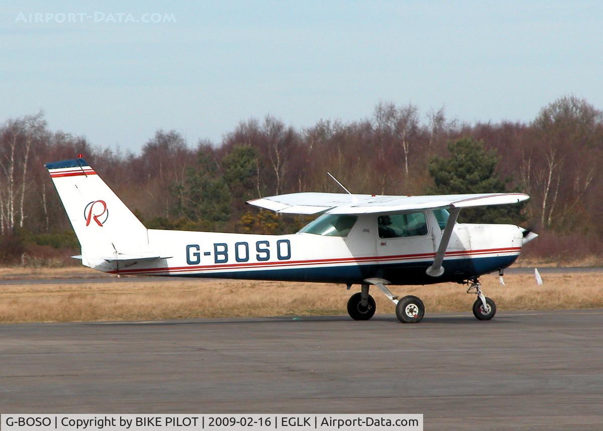 G-BOSO, 1981 Cessna A152 Aerobat C/N A152-0975, TAXYING OUT TO RWY 25