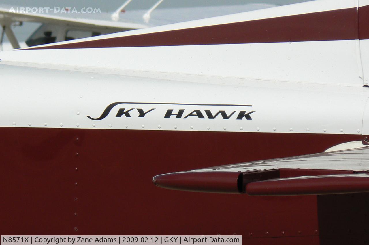 N8571X, 1963 Cessna P172D Skyhawk Powermatic C/N P17257171, At Grand Prairie Municipal