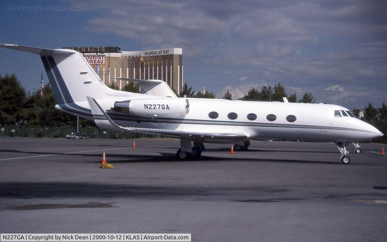 N227GA, 1969 Grumman G-1159 Gulfstream II C/N 76, KLAS