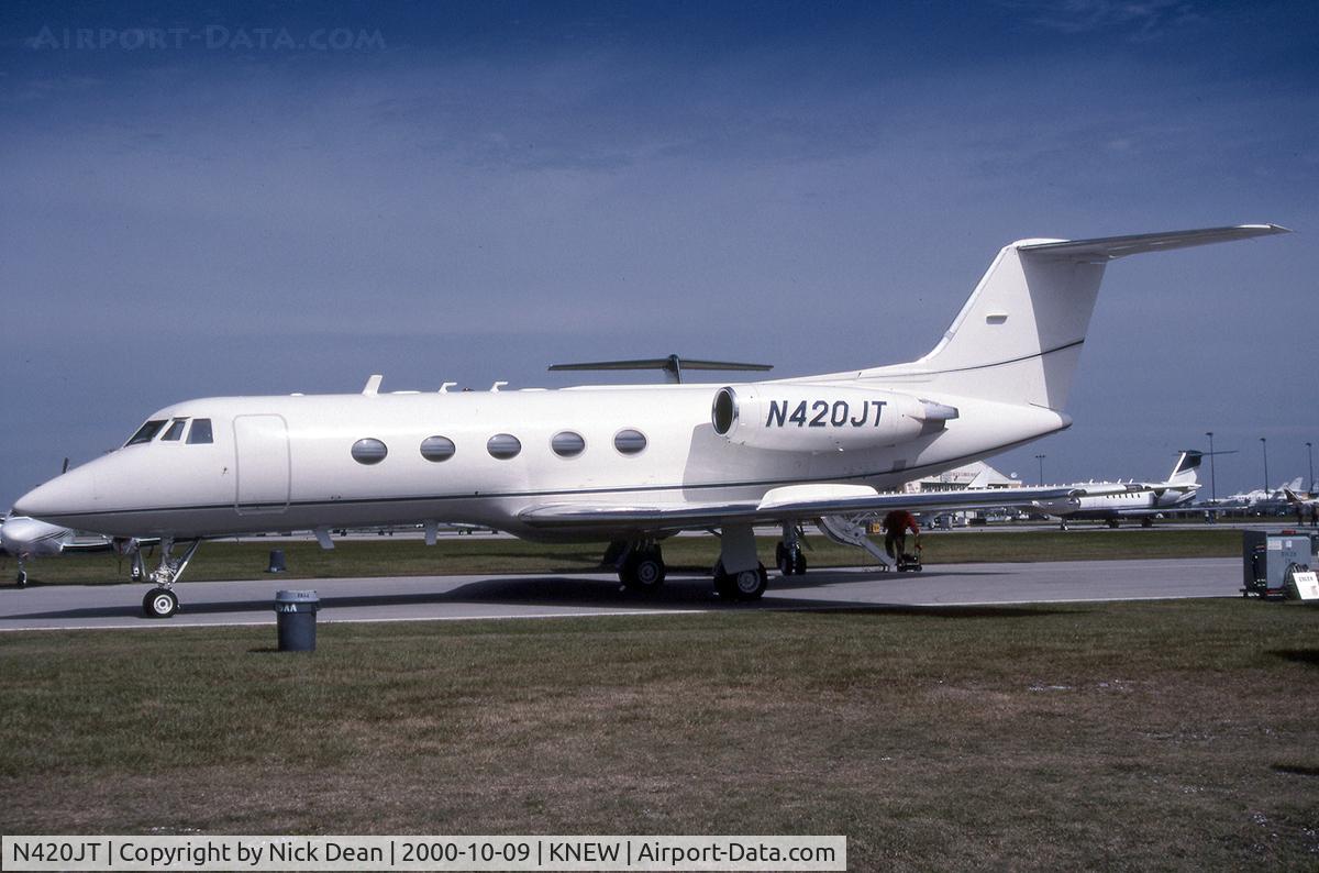 N420JT, 1970 Grumman G-1159 Gulfstream II C/N 094, KNEW
