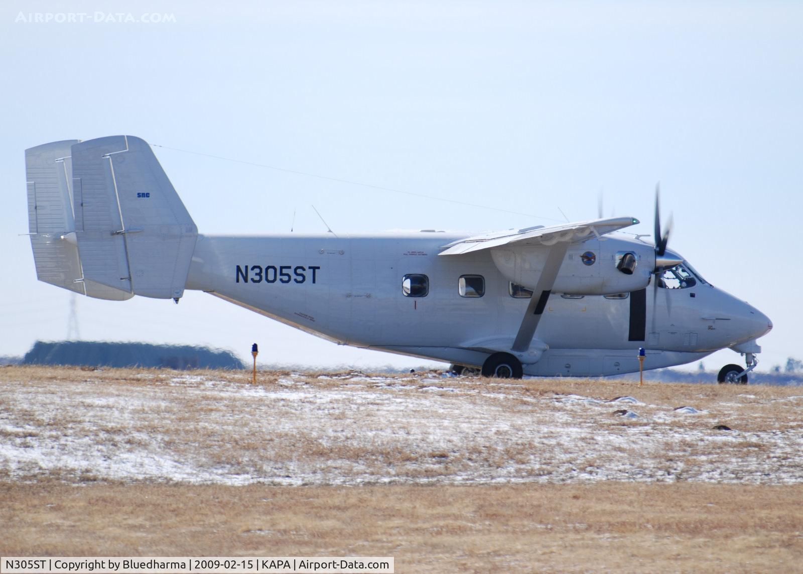 N305ST, 2004 PZL-Mielec M-28-05 Skytruck C/N AJE003-05, Position and Hold for 17L.