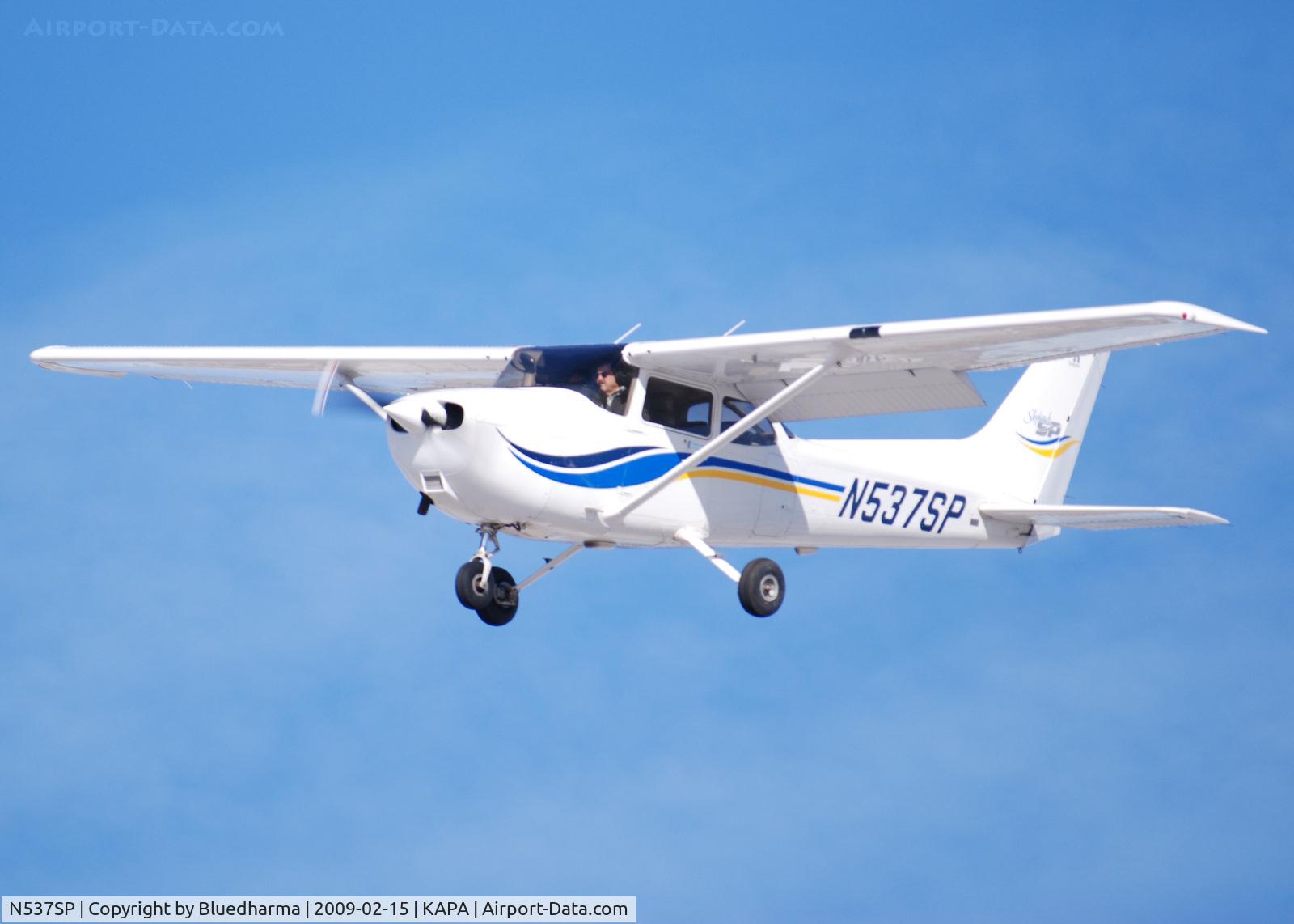 N537SP, 2000 Cessna 172S C/N 172S8393, On final approach to 17L.