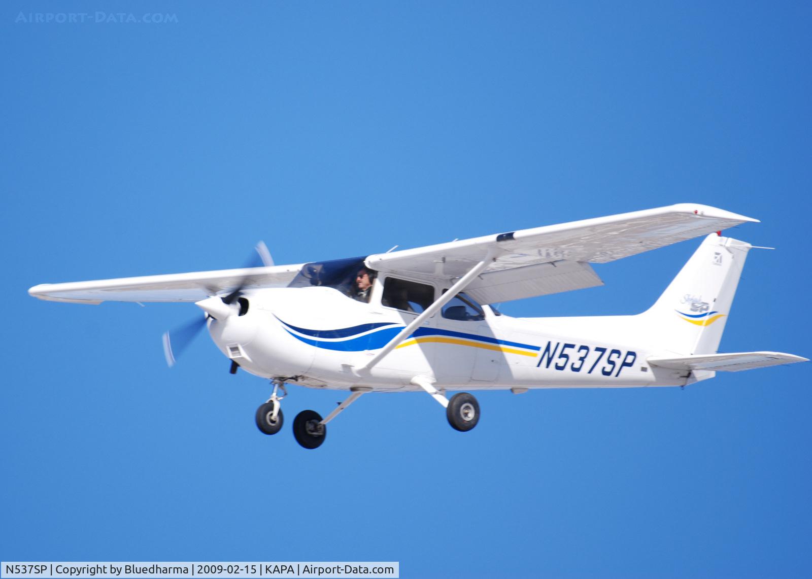 N537SP, 2000 Cessna 172S C/N 172S8393, On final approach to 17L.