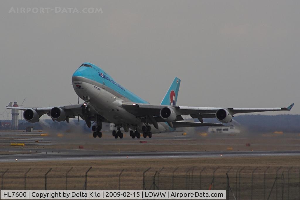 HL7600, 2004 Boeing 747-4B5F/SCD C/N 33945, Koean Air Cargo take off rwy29