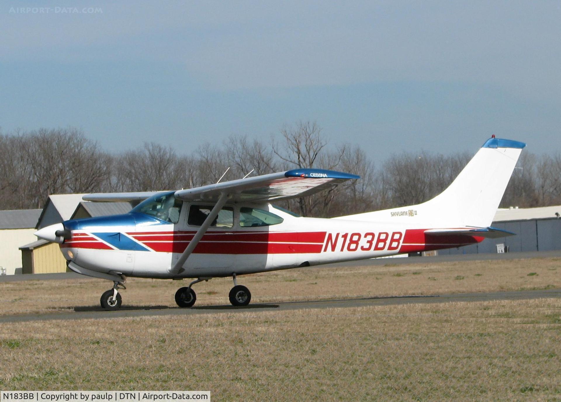N183BB, 1978 Cessna R182 Skylane RG C/N R18200310, Taxiing to runway 14 at the Downtown Shreveport airport.
