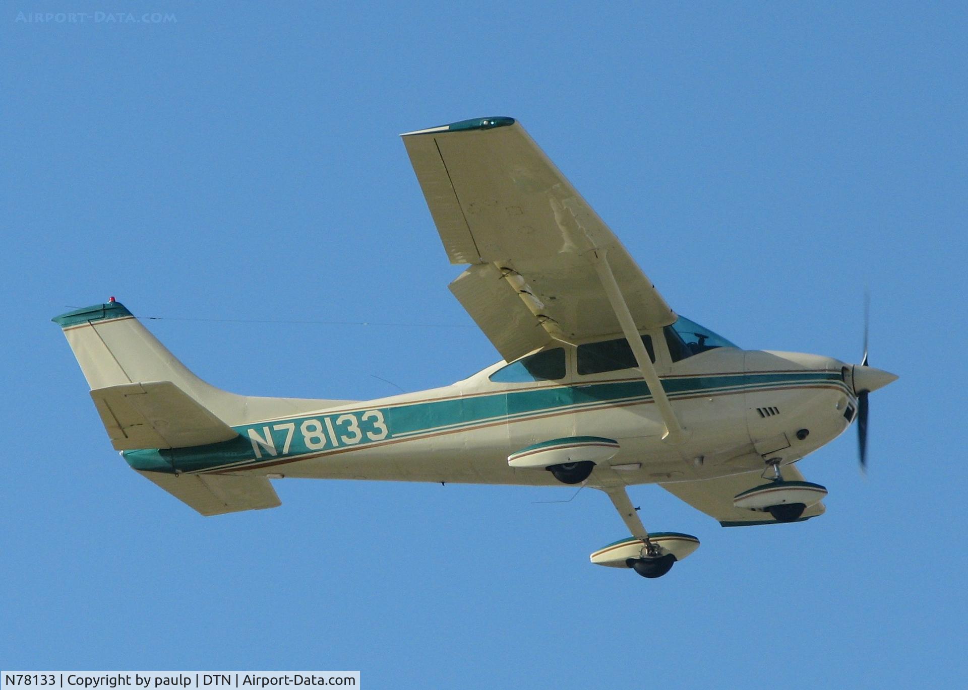 N78133, 1973 Cessna 182P Skylane C/N 18261755, Landing on runway 05 at the Downtown Shreveport airport.