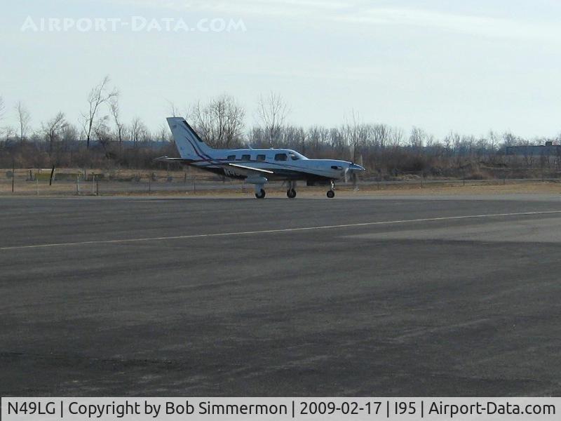 N49LG, 2005 Piper PA-46-500TP C/N 4697212, On the ramp at Kenton, Ohio