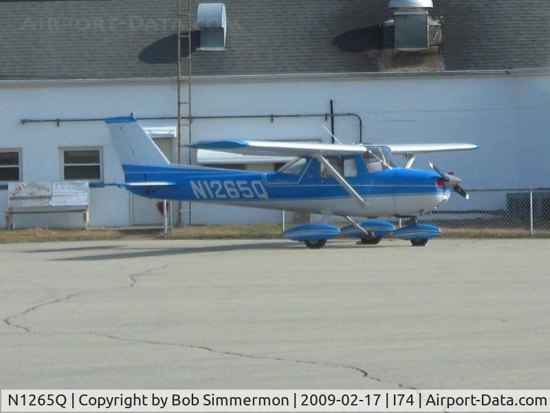 N1265Q, 1971 Cessna 150L C/N 15072565, On the ramp at Urbana, Ohio