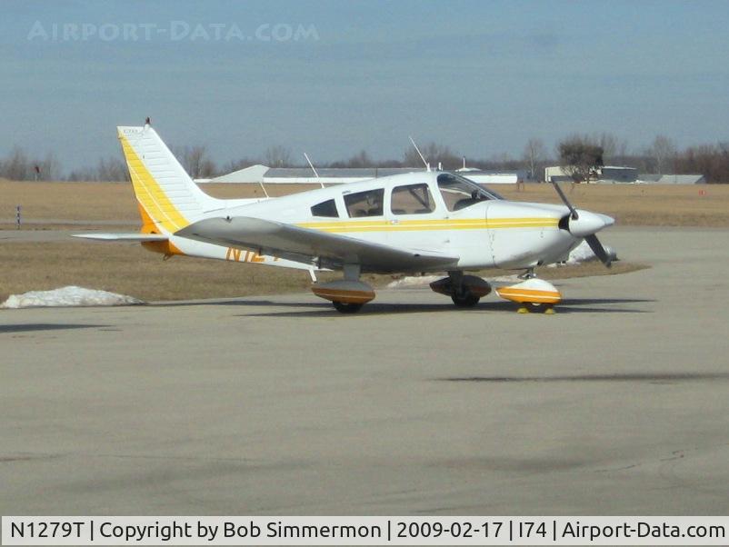 N1279T, 1972 Piper PA-28-180 C/N 28-7205276, On the ramp at Urbana, Ohio