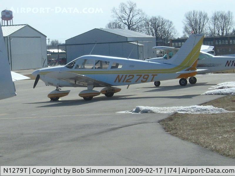 N1279T, 1972 Piper PA-28-180 C/N 28-7205276, On the ramp at Urbana, Ohio