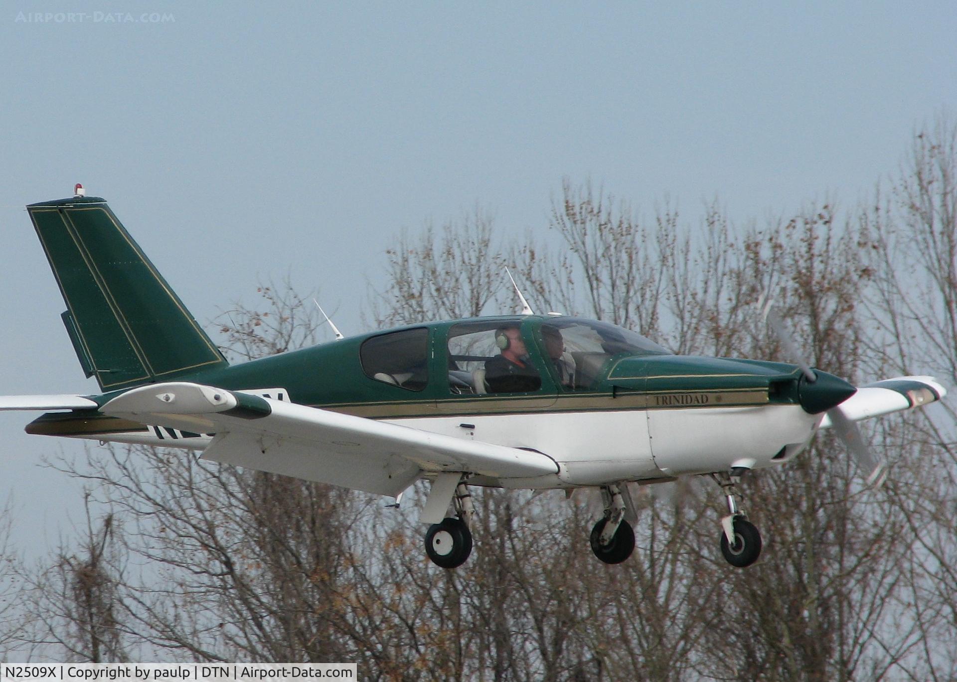 N2509X, Socata TB-20 Trinidad C/N 951, About to touch down on runway 14 at Downtown Shreveport.