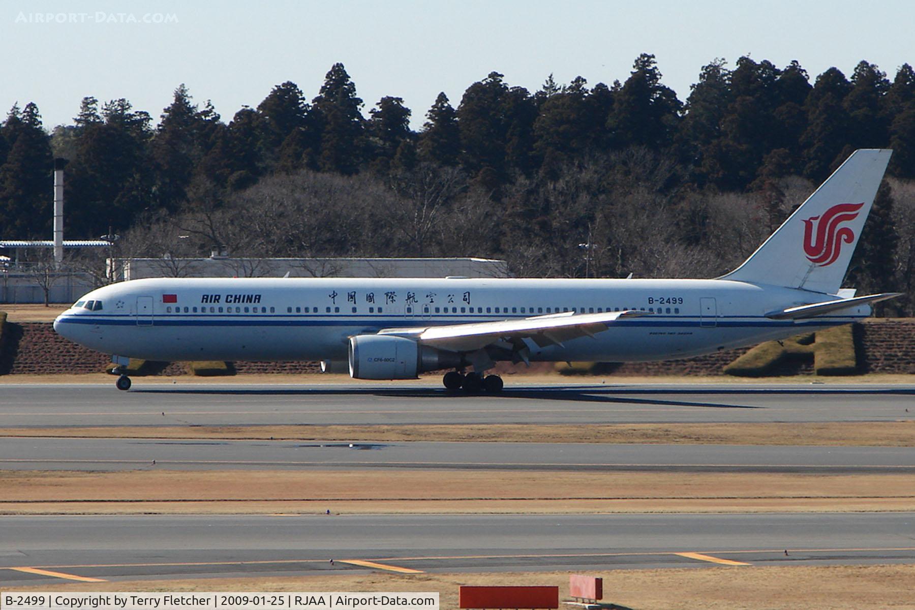 B-2499, 2000 Boeing 767-332 C/N 30597, Air China B767 departs Narita