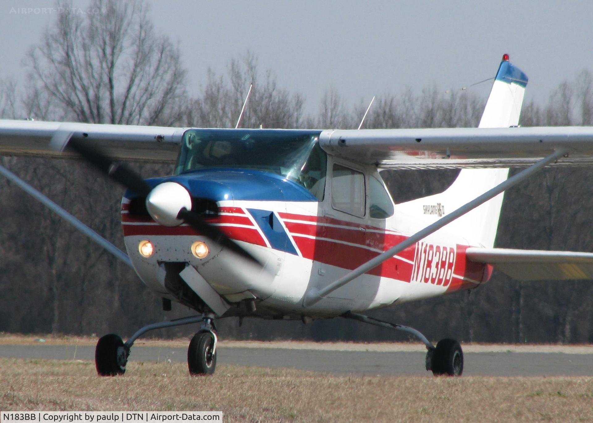 N183BB, 1978 Cessna R182 Skylane RG C/N R18200310, Taxiing on Foxtrot to runway 14 at Downtown Shreveport.