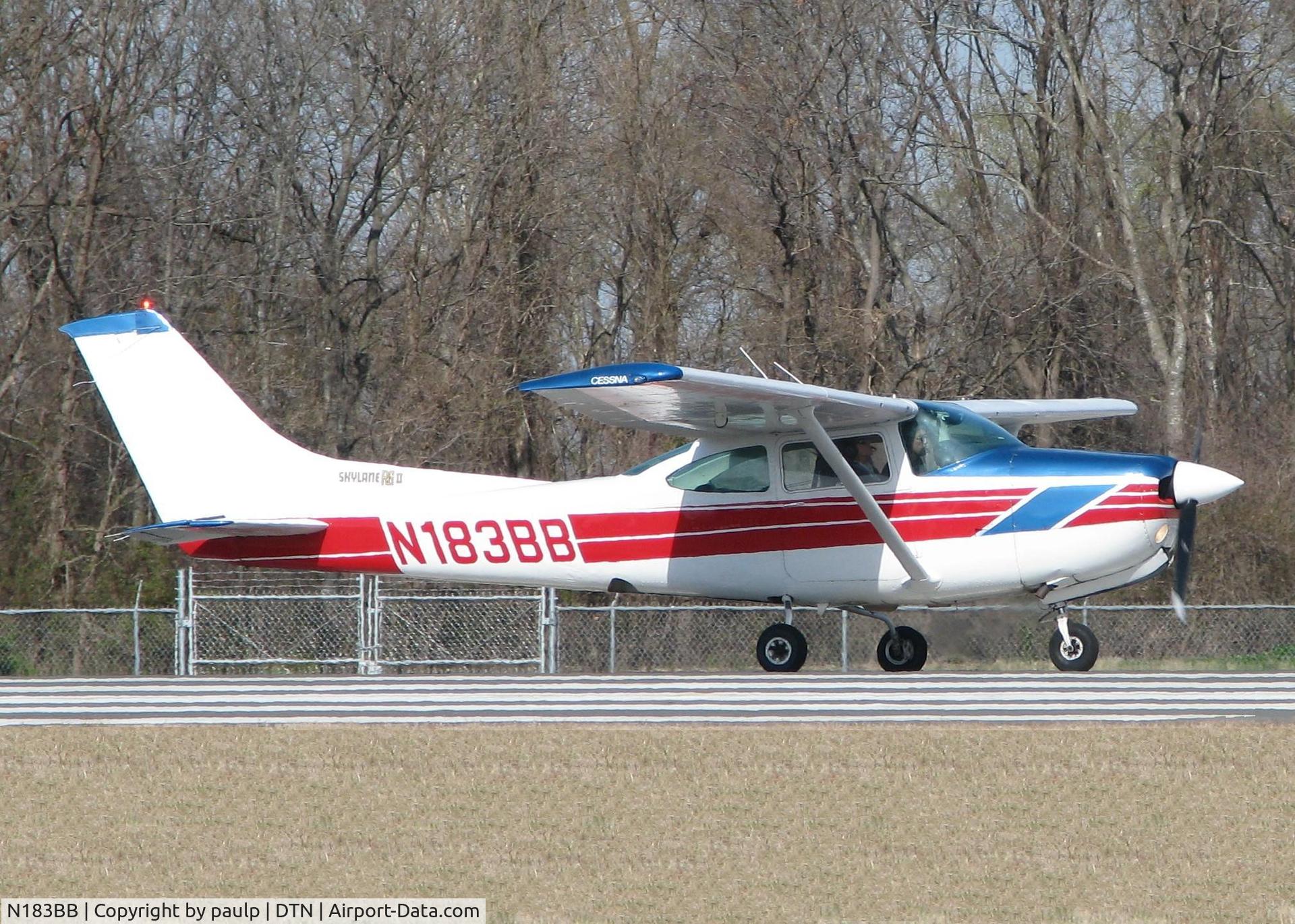 N183BB, 1978 Cessna R182 Skylane RG C/N R18200310, Taking off on runway 14 at the Downtown Shreveport airport.