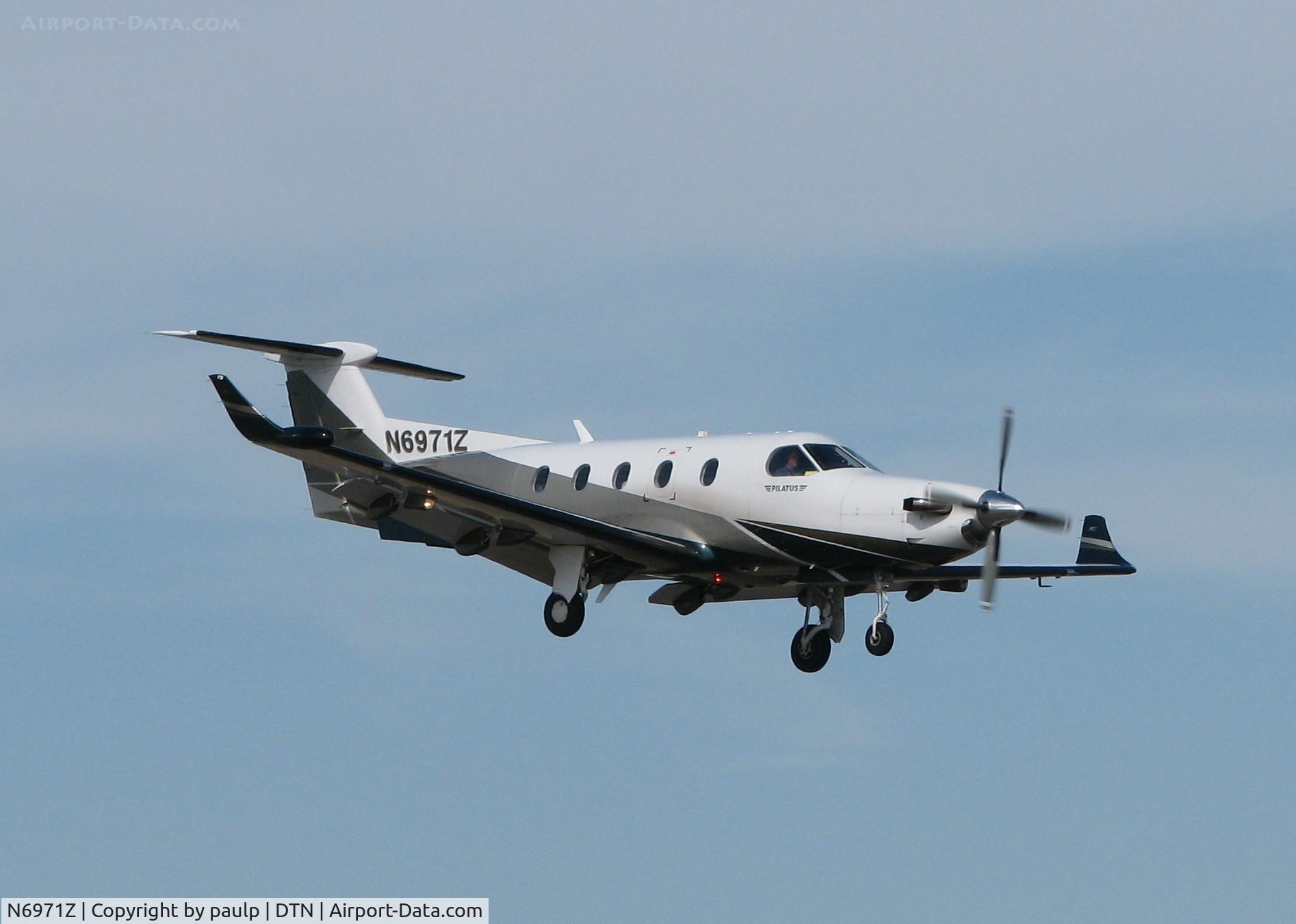N6971Z, 2005 Pilatus PC-12/45 C/N 629, Landing at the Downtown Shreveport airport.