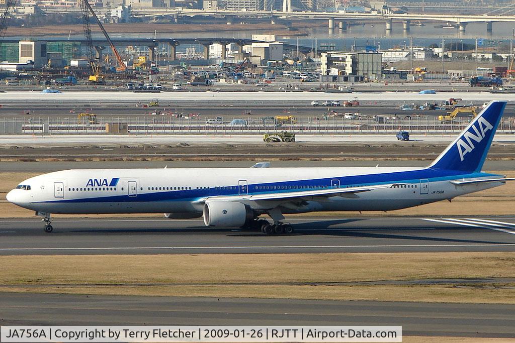 JA756A, Boeing 777-381 C/N 27039, ANA B777 takes off from Haneda