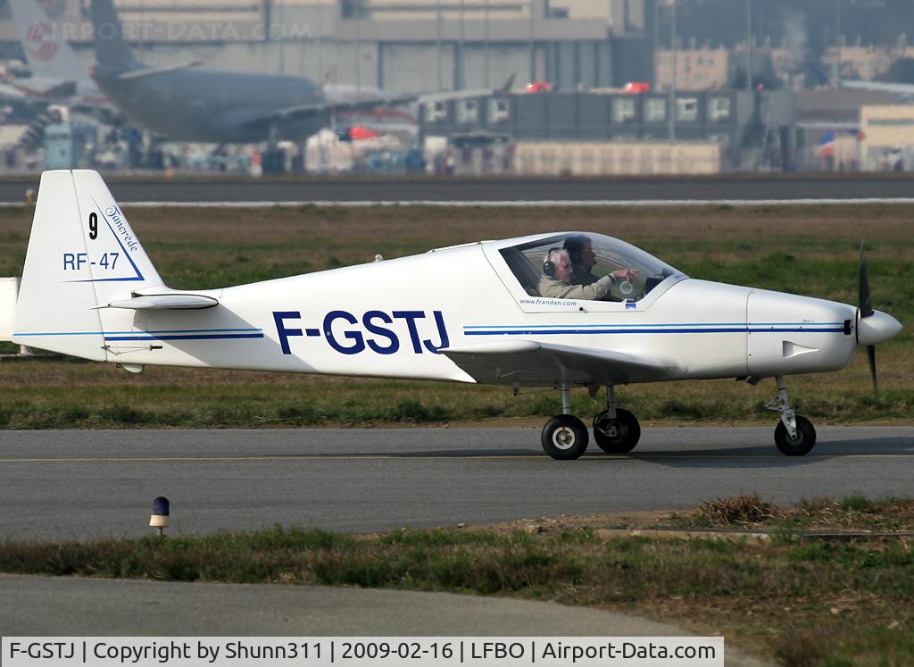 F-GSTJ, Fournier RF-47 C/N 02, Rolling to the General Aviation area