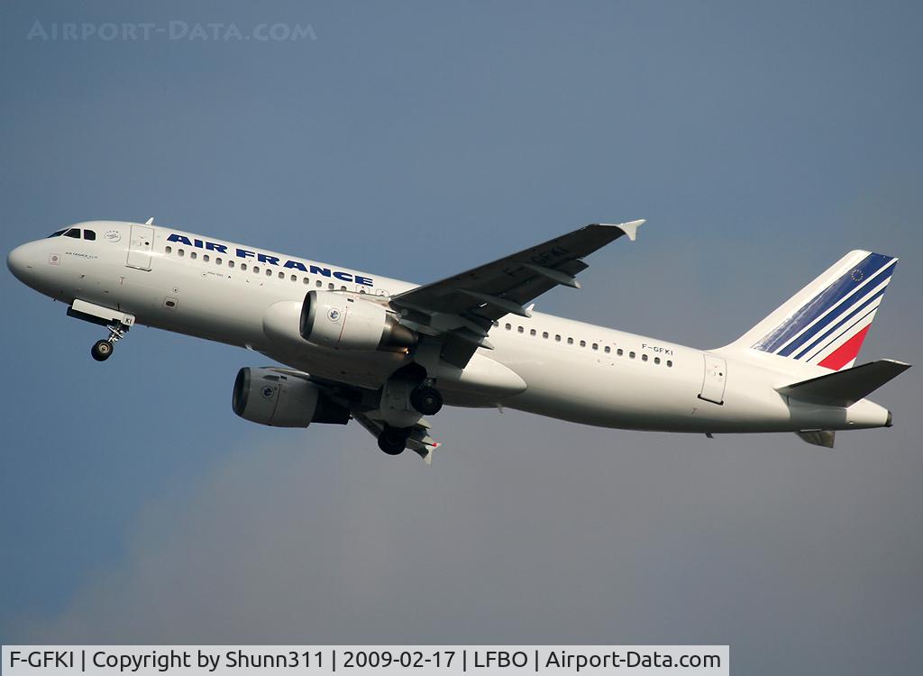F-GFKI, 1989 Airbus A320-211 C/N 0062, Taking off rwy 32L for test flight after maintenance...