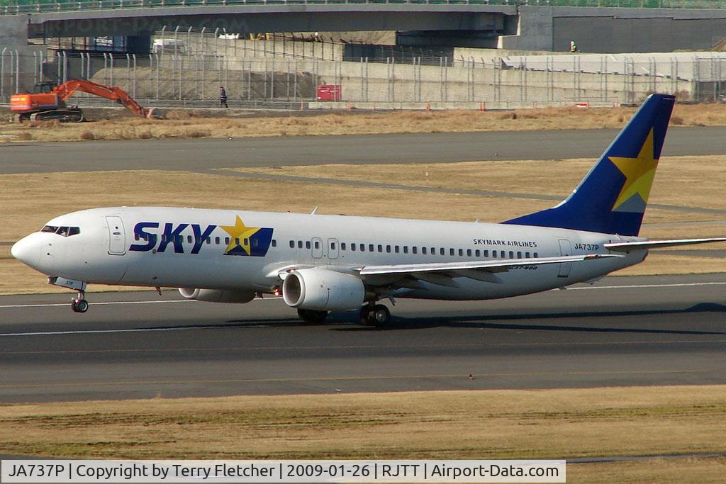 JA737P, 2008 Boeing 737-8HX C/N 29681, Skymark B737 lifts off at Haneda