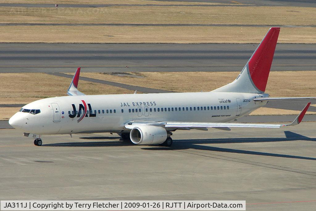 JA311J, 2008 Boeing 737-846 C/N 35340, JAL B737 taxying in at Haneda