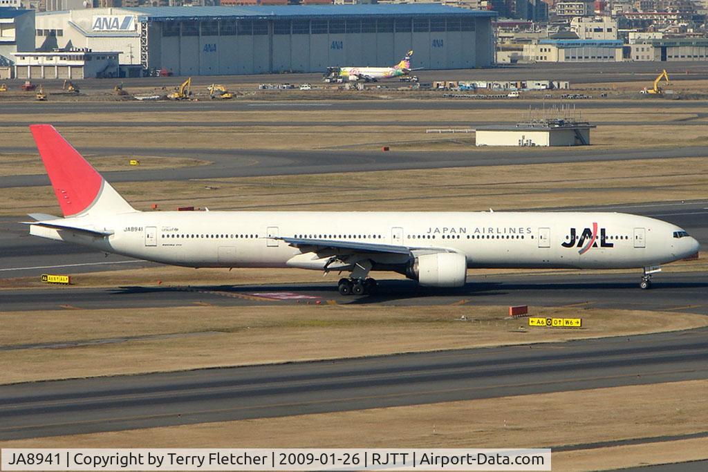 JA8941, 1998 Boeing 777-346 C/N 28393, JAL B777 at Haneda