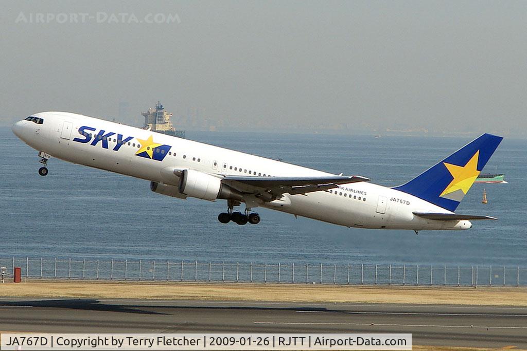 JA767D, 2003 Boeing 767-36N C/N 30847, Skymark's B767 lifts off from Haneda