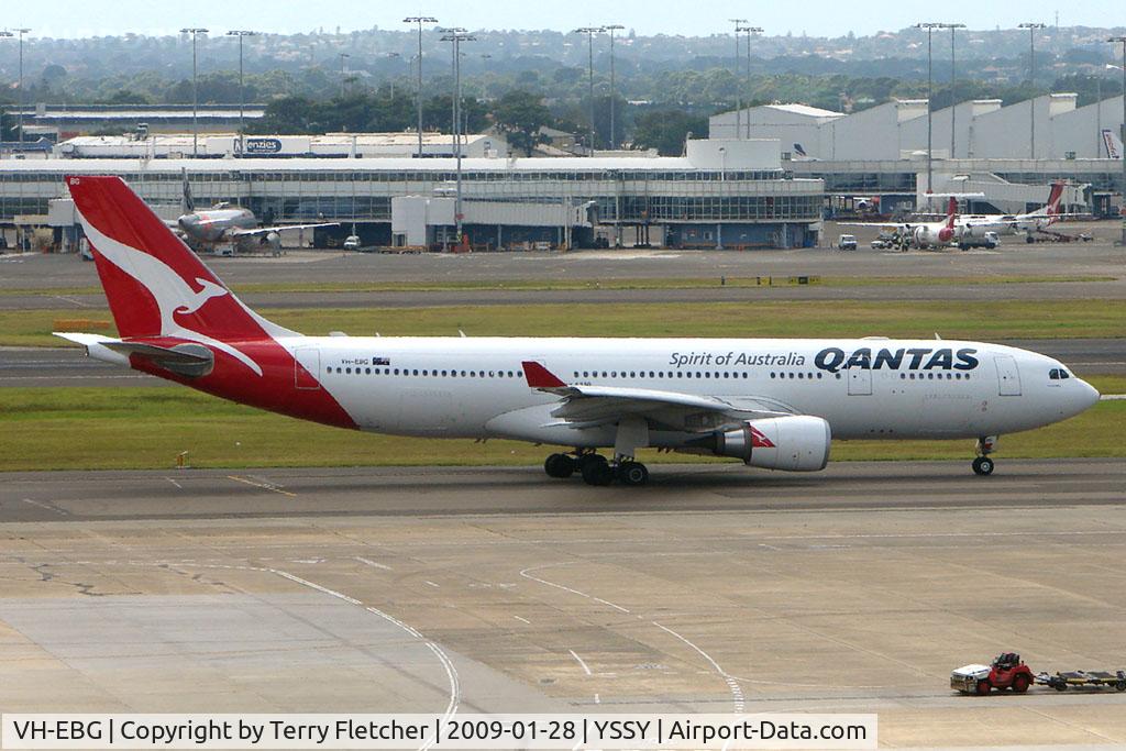VH-EBG, 2007 Airbus A330-202 C/N 887, Qantas A330 at Sydney