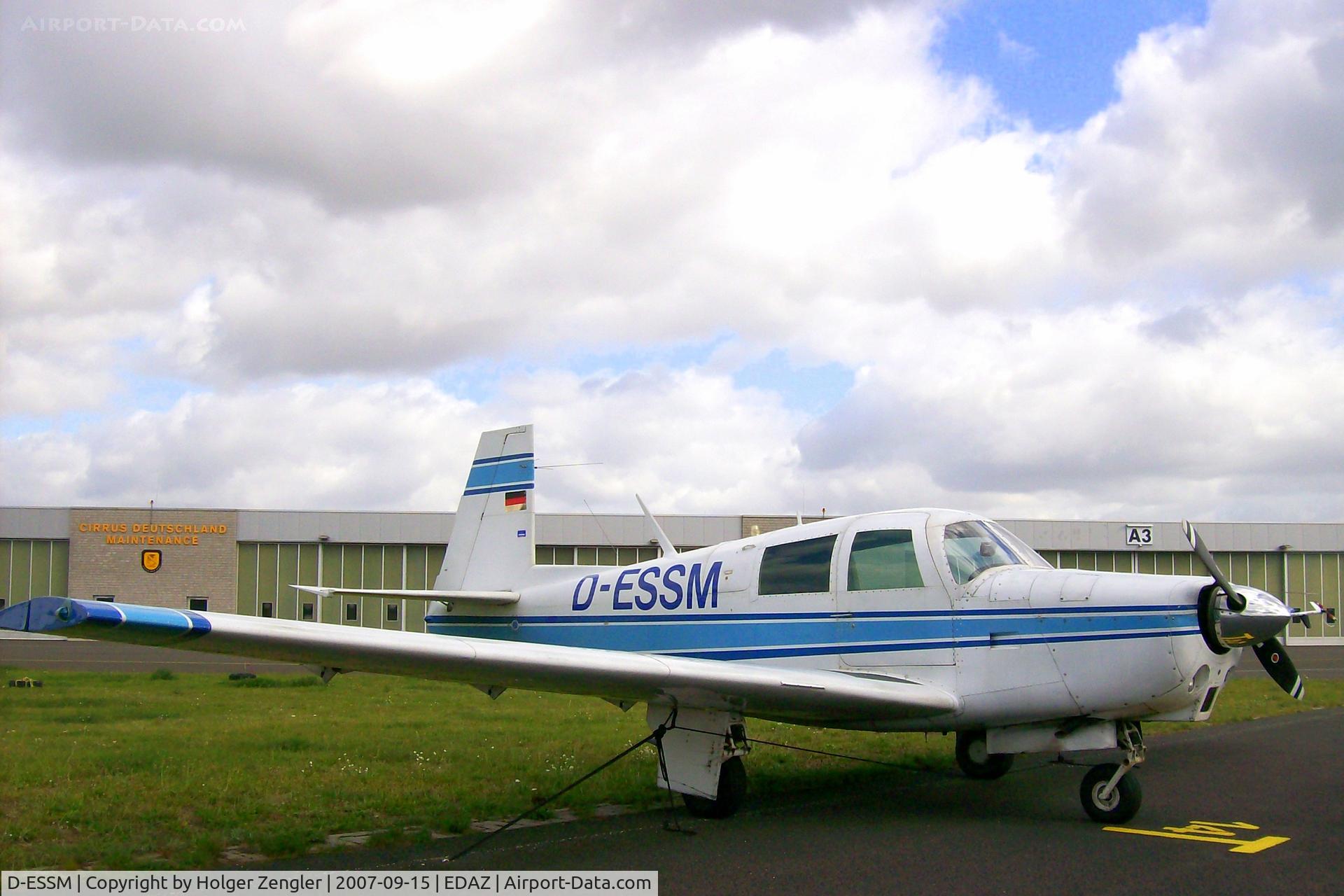 D-ESSM, 1965 Mooney M20C Ranger C/N 2810, But next weekend he´ll come...