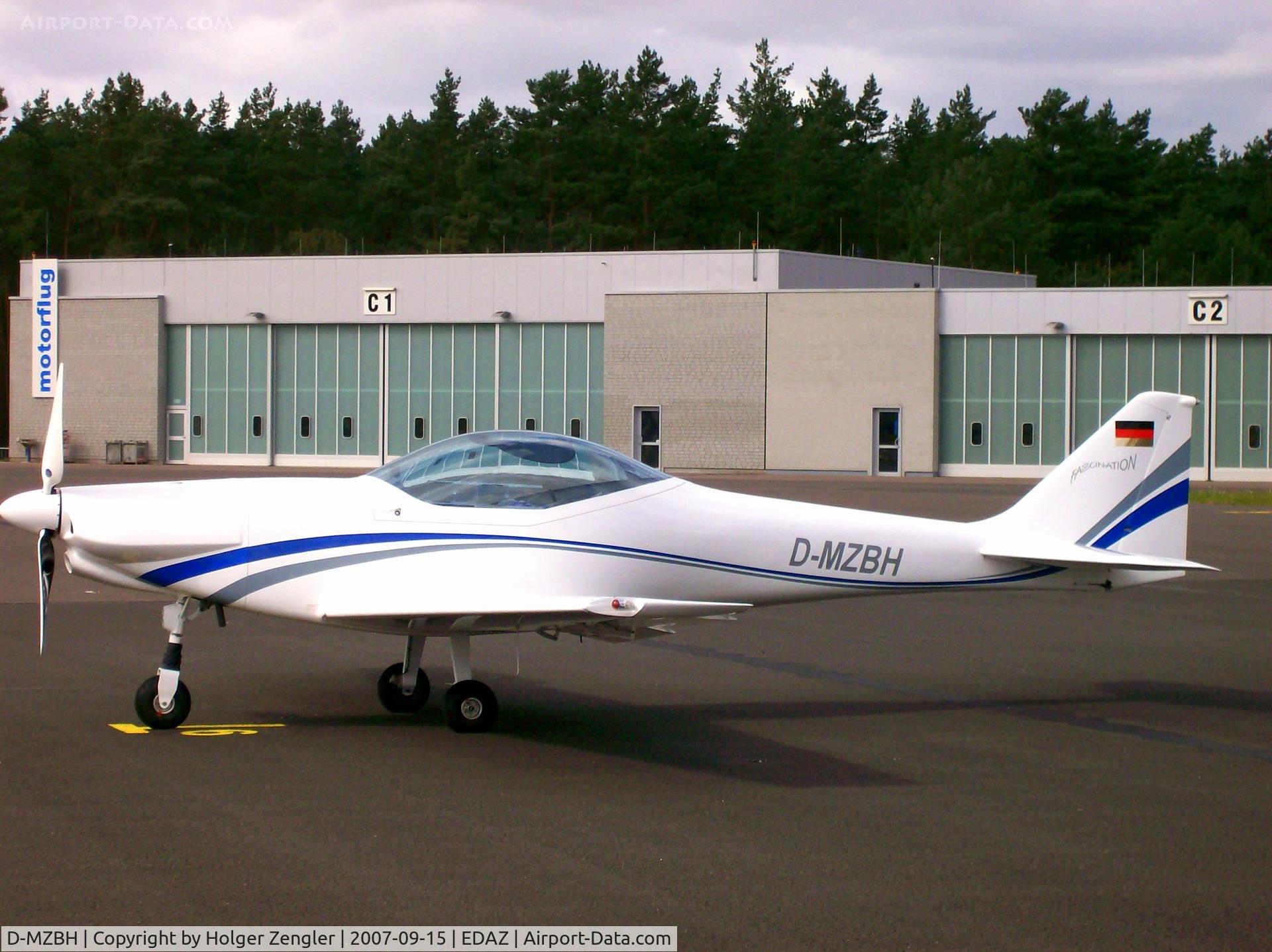 D-MZBH, WDFL Dallach D4BK Fascination C/N 086, Fascination is her name