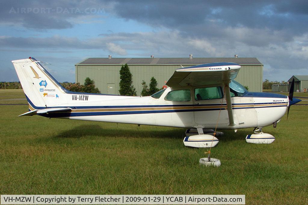VH-MZW, 1978 Cessna 172N C/N 17272031, Cessna 172N at Caboolture , QLD