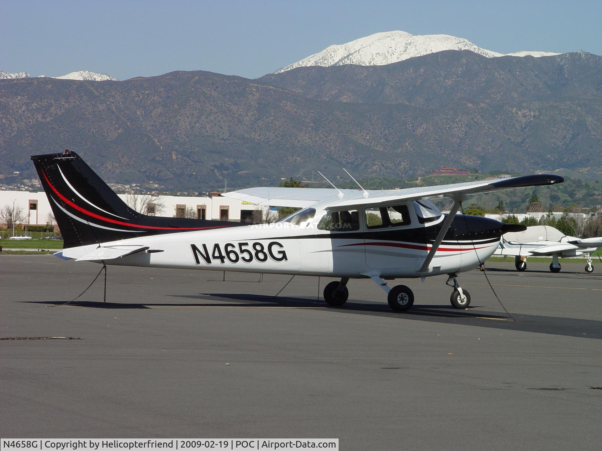 N4658G, Cessna 172N C/N 17273284, Parked at Brackett