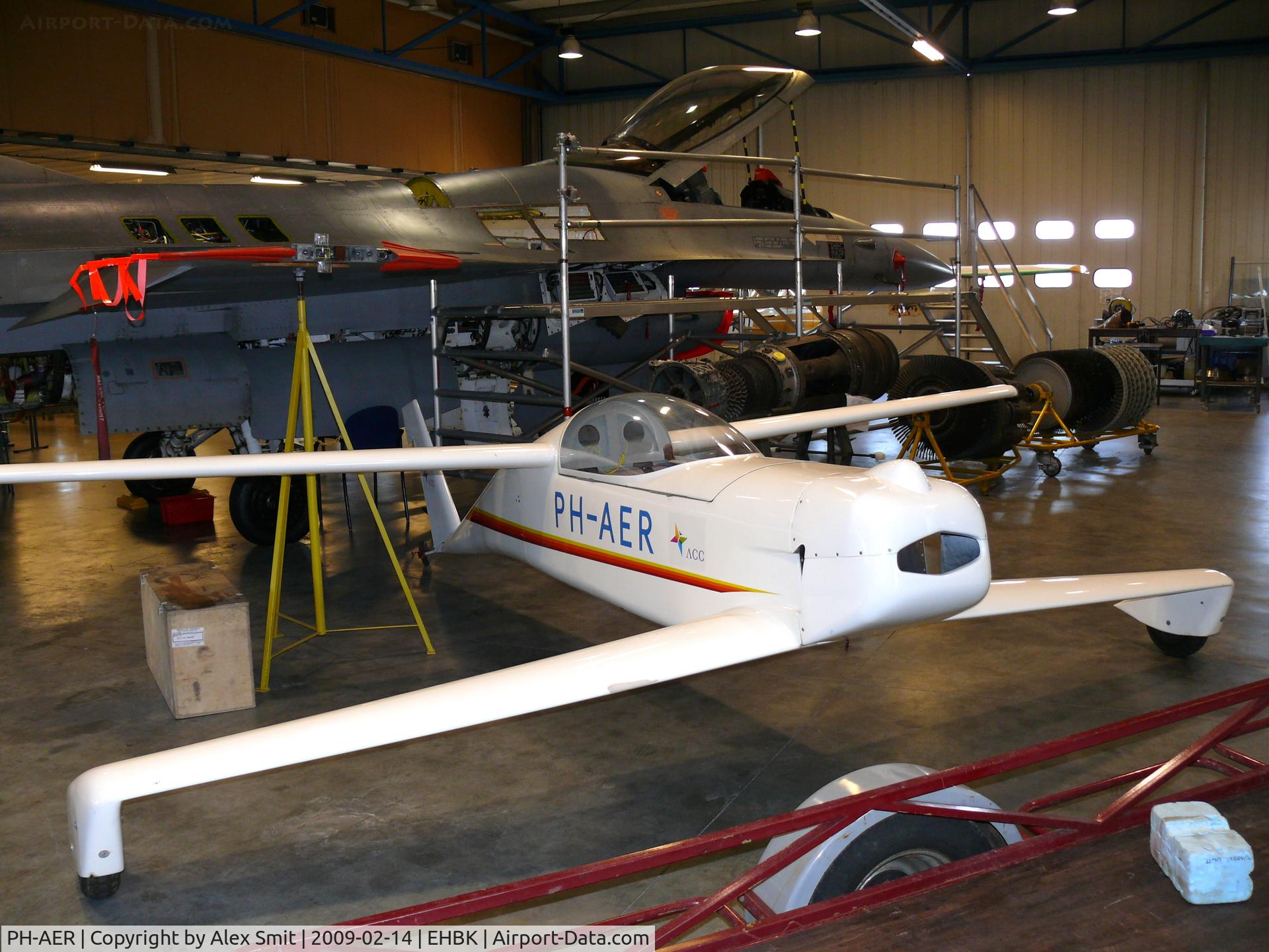 PH-AER, Quickie Q-200 C/N 0000, Quickie PH-AER a homebuilt project that was never completed and donated to Leeuwenborg Opleidingen at Maastricht Airport as an instructional airframe
