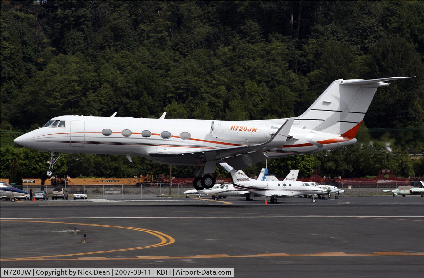 N720JW, 1976 Grumman G-1159 Gulfstream II C/N 178, KBFI