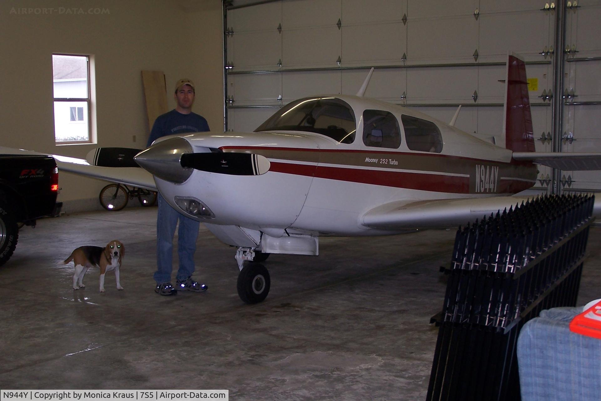 N944Y, 1986 Mooney M20K C/N 25-1077, In my hanger
