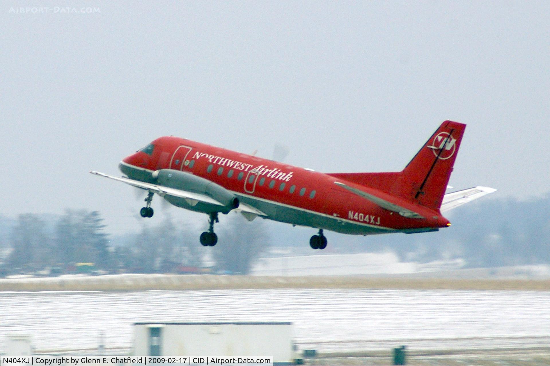 N404XJ, Saab 340B C/N 340B404, Airborne off Runway 13 on the way to MSP