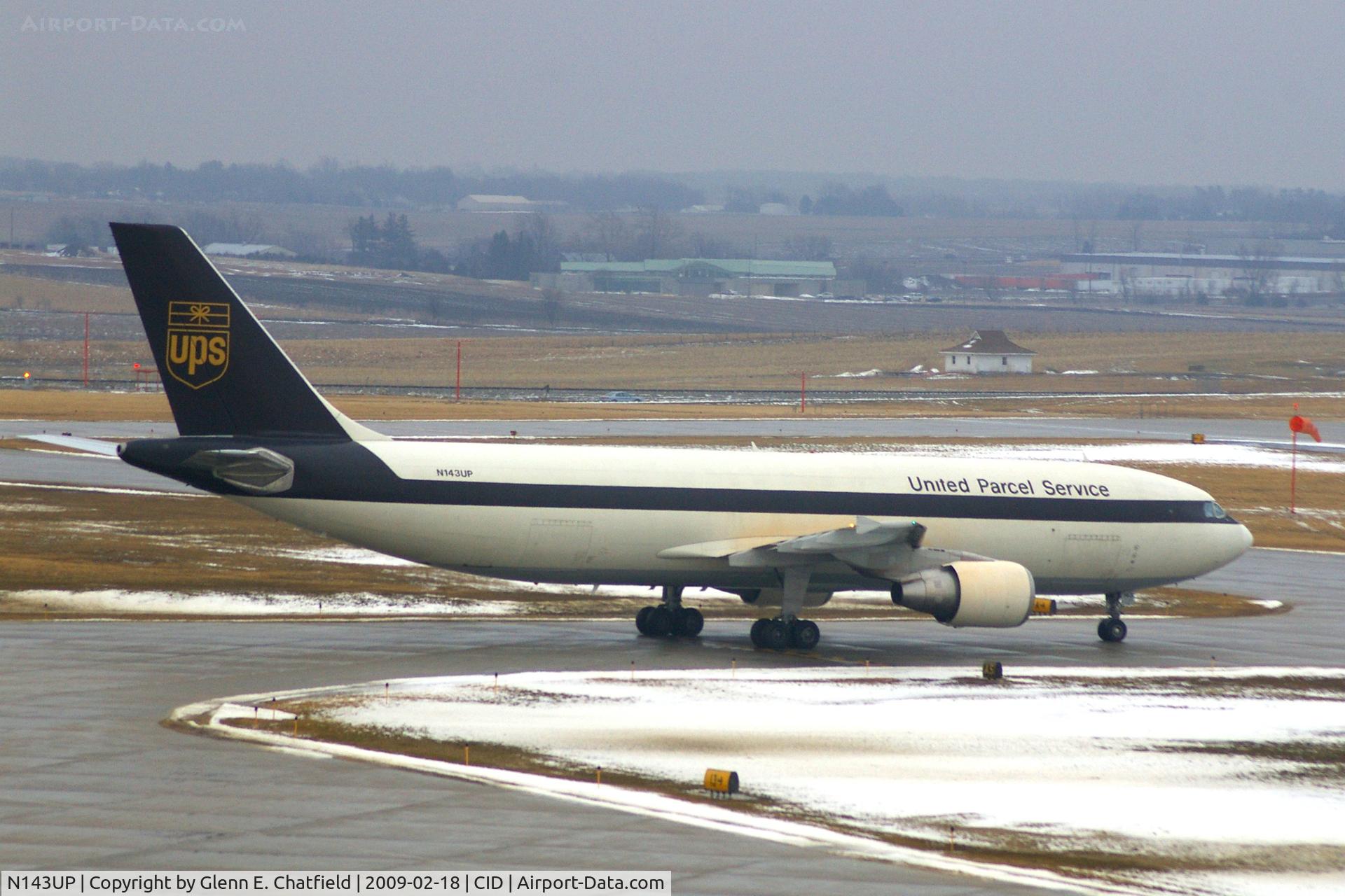 N143UP, 2002 Airbus A300F4-622R C/N 0826, On Alpha 5 taxiing to runway 27