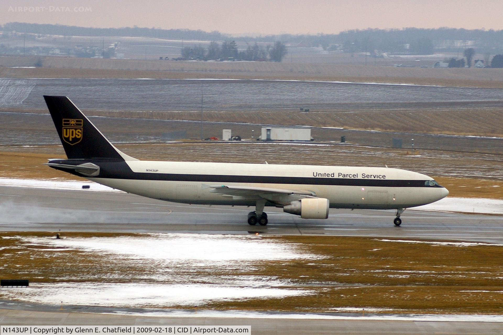 N143UP, 2002 Airbus A300F4-622R C/N 0826, On take-off roll Runway 27