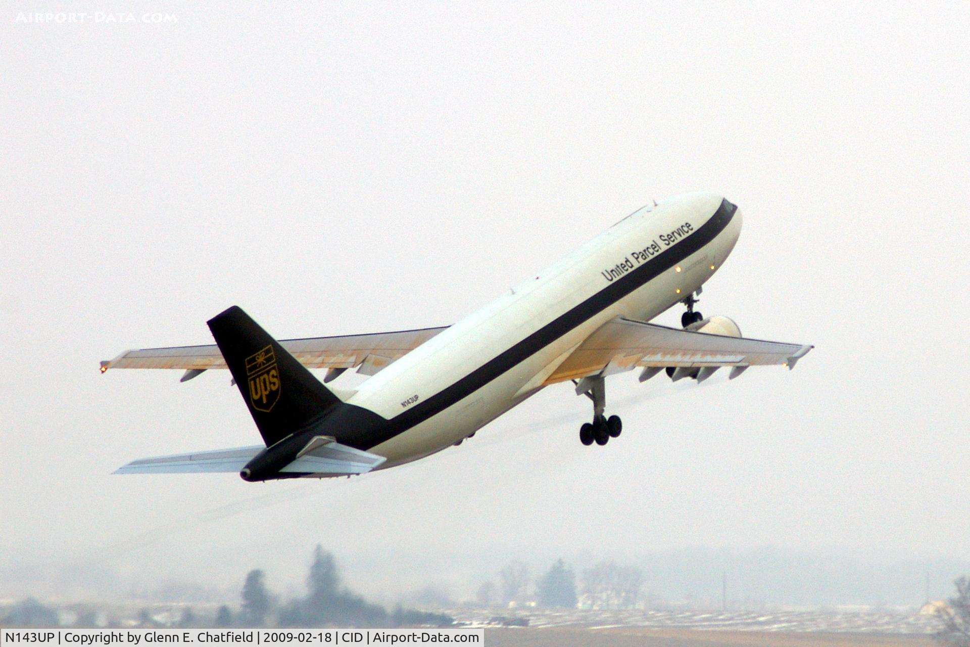 N143UP, 2002 Airbus A300F4-622R C/N 0826, Climbing out off Runway 27