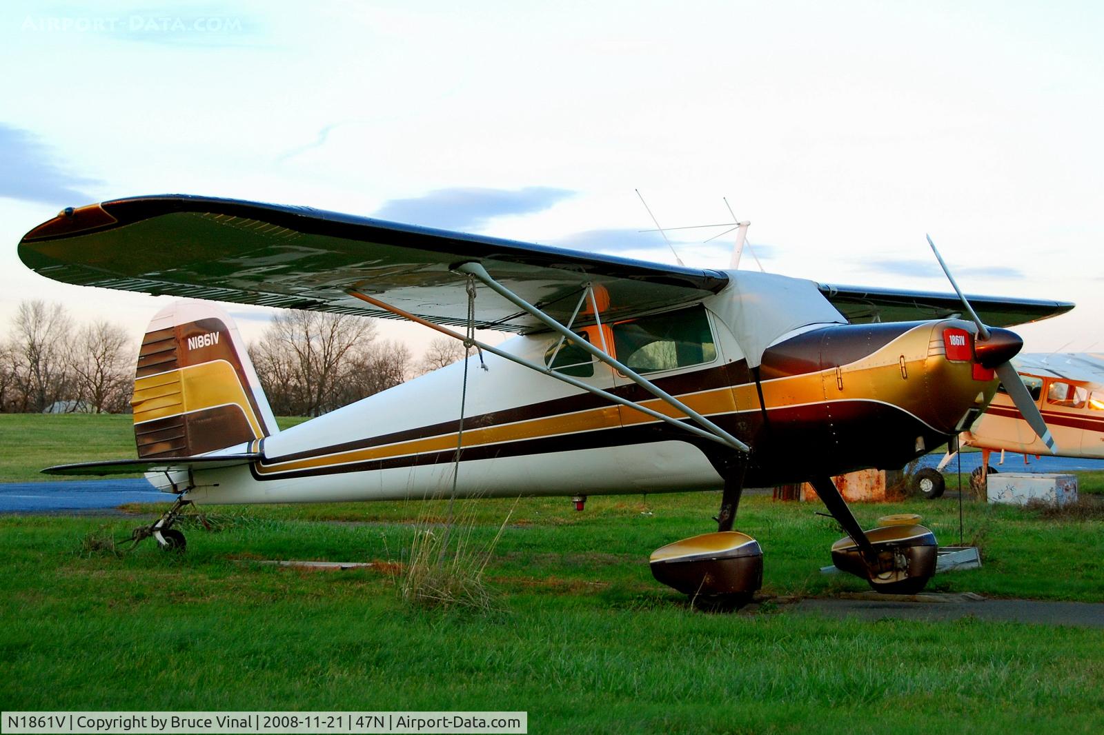 N1861V, 1947 Cessna 140 C/N 14040, A Classic Cessna Taildragger