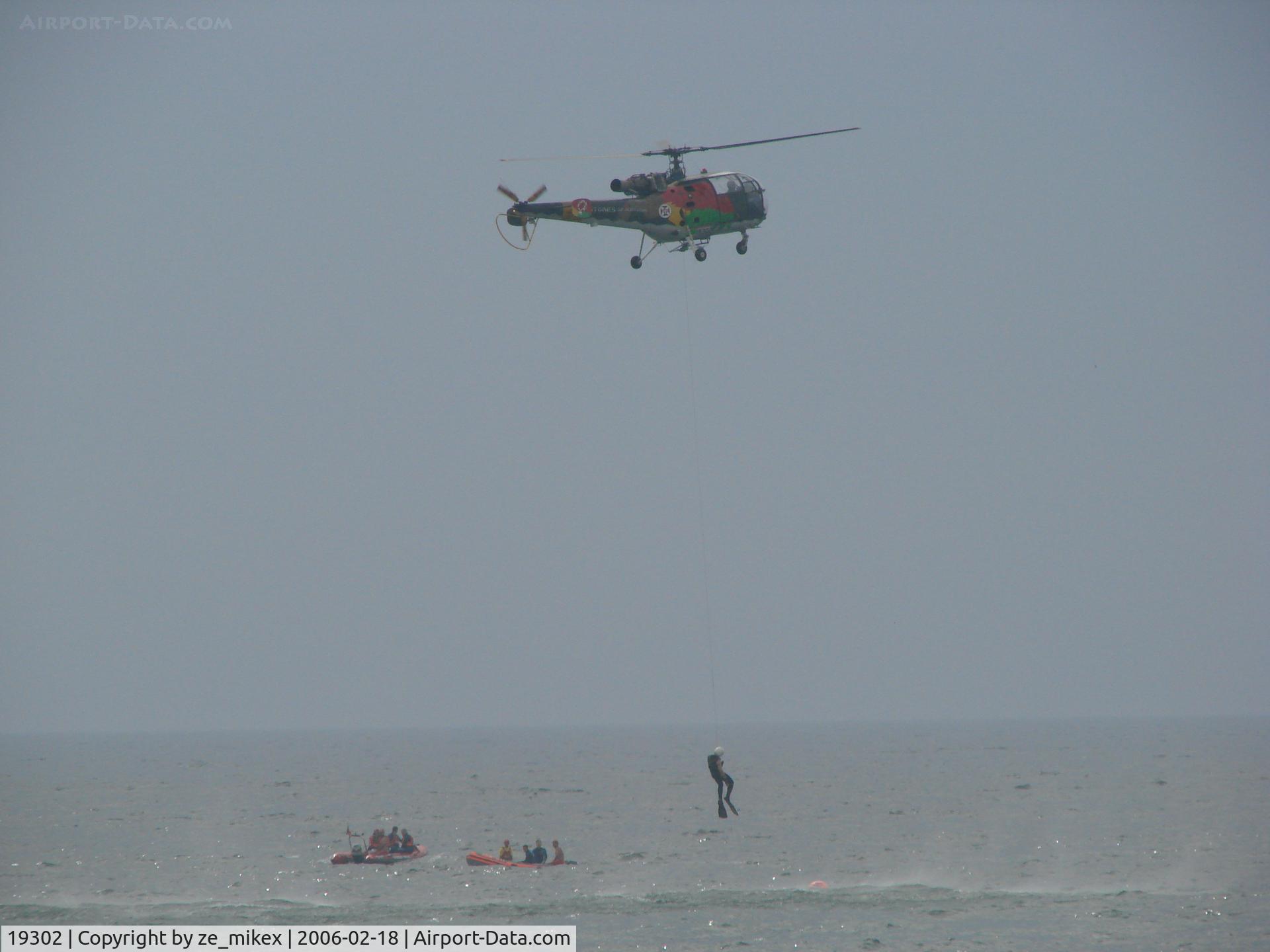 19302, Sud SE-3160 Alouette III C/N 1573, alouette 3 during a rescue simulation at Espinho beach