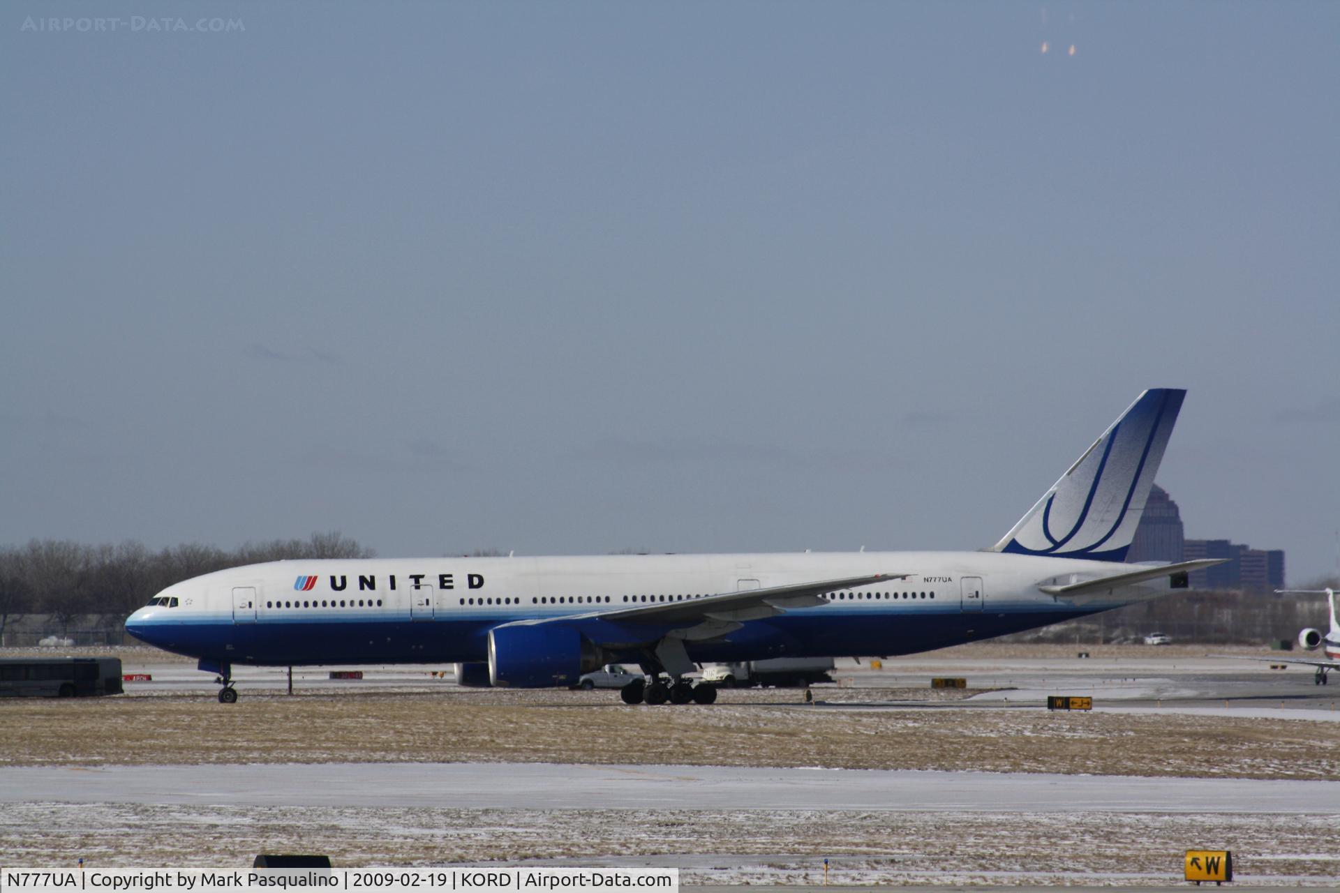 N777UA, 1995 Boeing 777-222 C/N 26916, Boeing 777-200