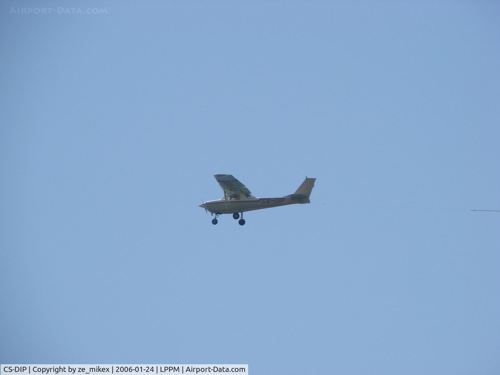 CS-DIP, 1966 Cessna 150 C/N 150-61698, Cessna 152 working on publicity