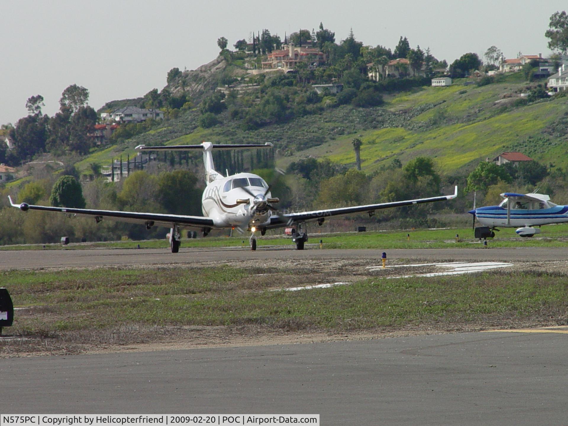N575PC, 2004 Pilatus PC-12/45 C/N 575, Taxiing to Runway 26L