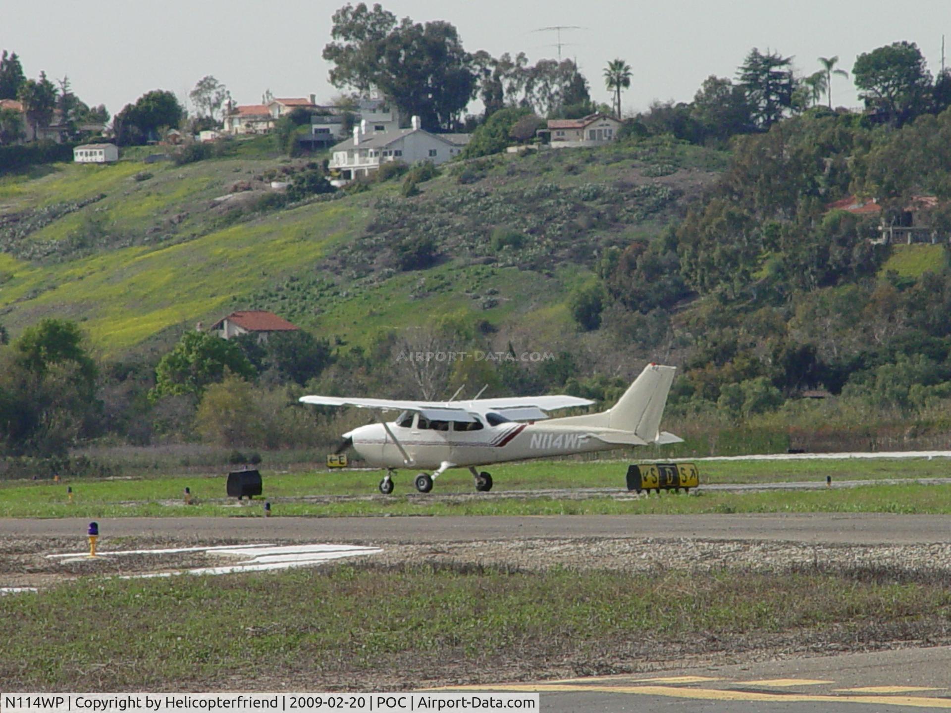 N114WP, 1976 Cessna 172N C/N 17267603, Rolling out at Taxiway D Brackett