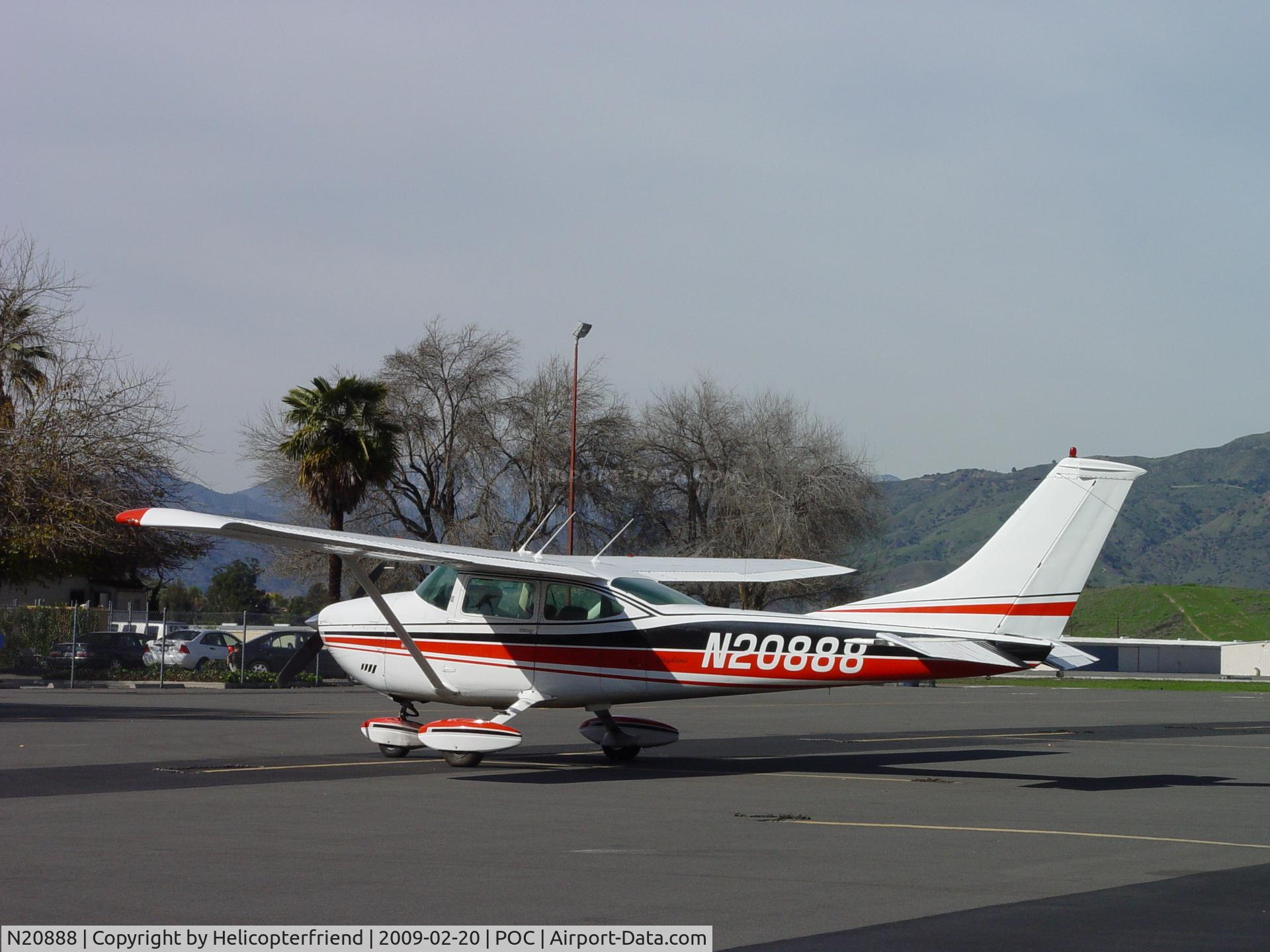 N20888, 1972 Cessna 182P Skylane C/N 18261287, Parked in Brackett's transient parking