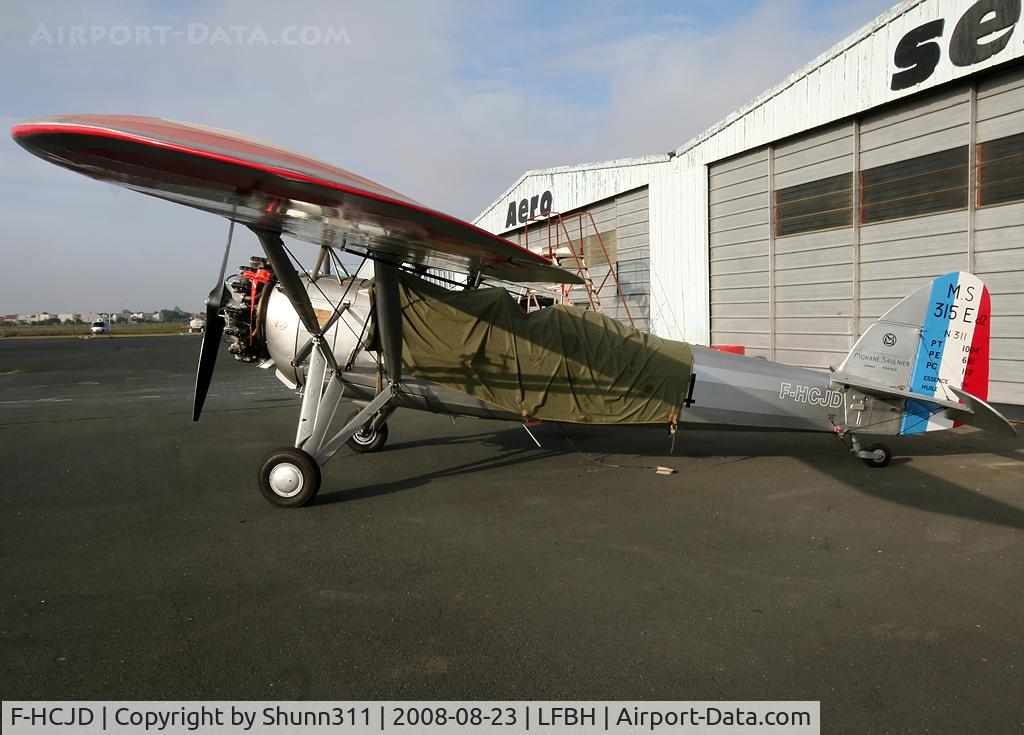 F-HCJD, Morane-Saulnier MS.317 C/N 311, Based here... Thanks so much to the paraclub to have let take pics of it :)