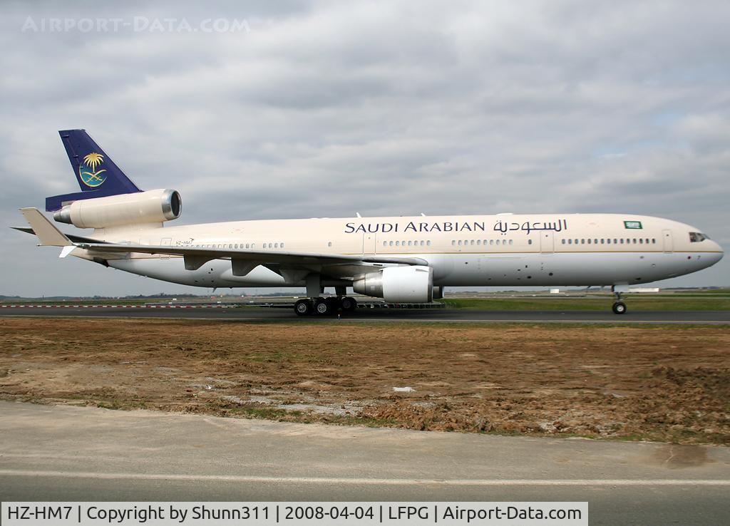 HZ-HM7, McDonnell Douglas MD-11 C/N 48532, Taxiing to his gate...