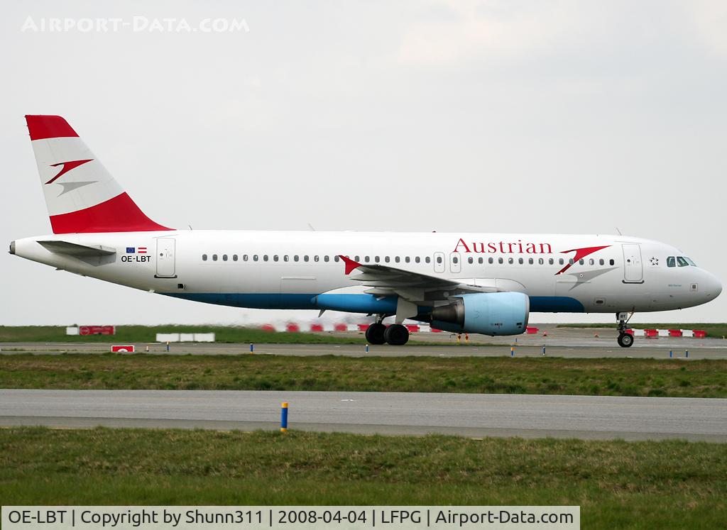 OE-LBT, 2000 Airbus A320-214 C/N 1387, Taxiing to his gate...