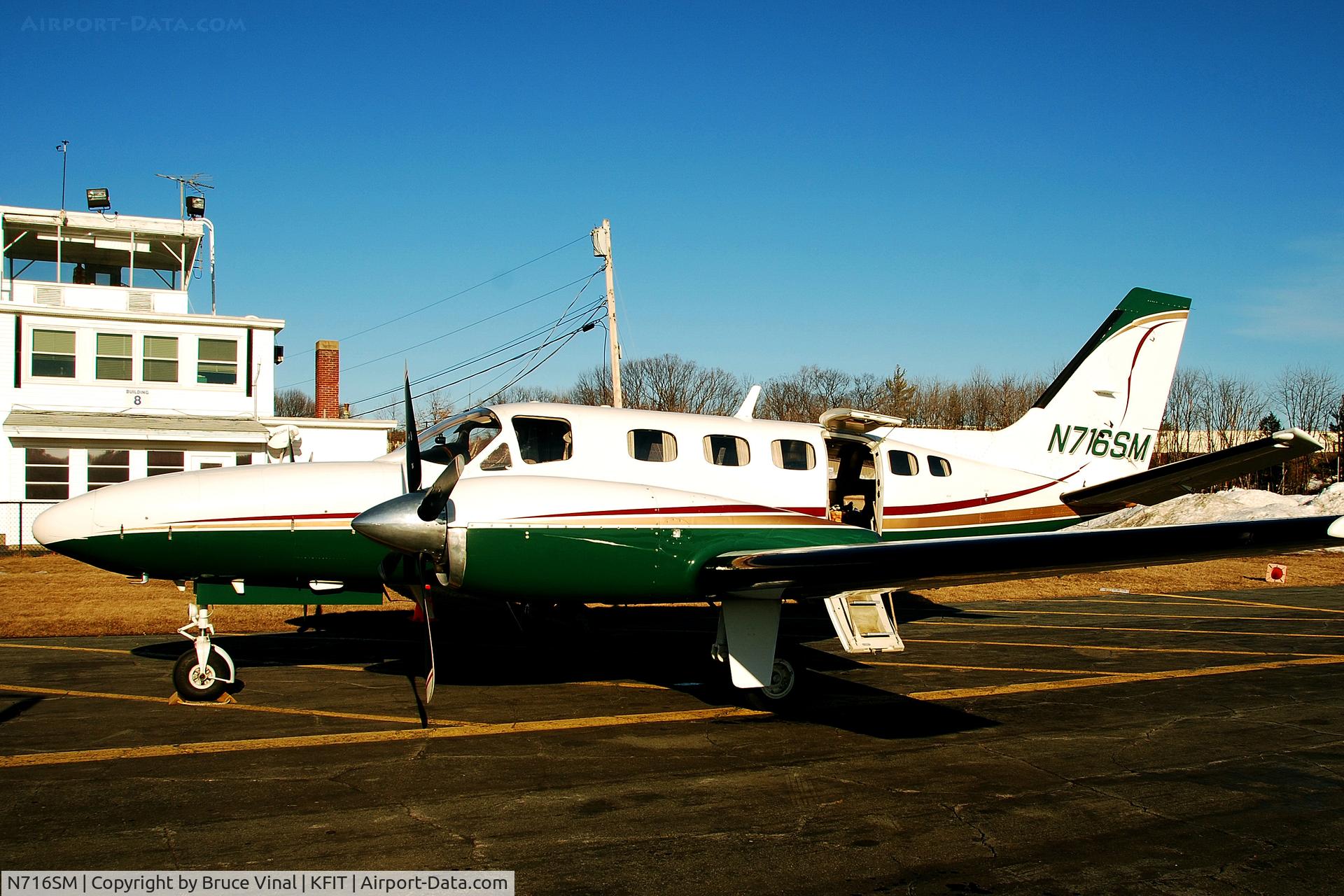 N716SM, 1977 Cessna 441 Conquest II C/N 441-0004, A short visit ti Fitchburg